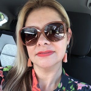 Meet your Posher, Luz